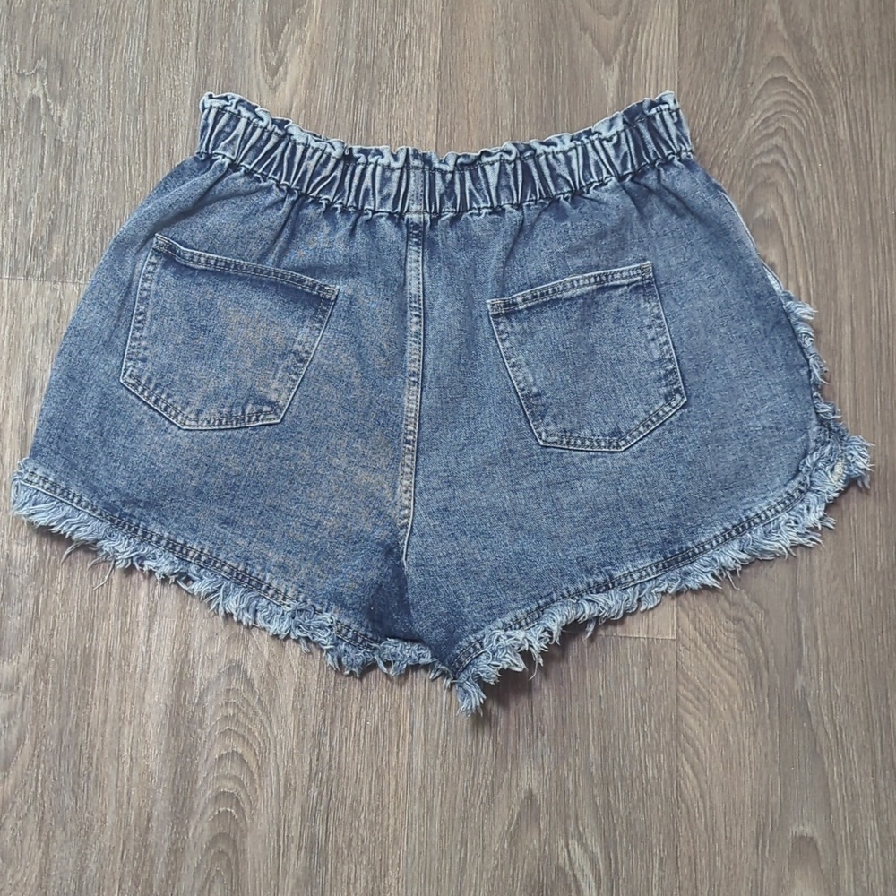 ❤️5/$25 SHEIN Blue Frayed Hem Women Shorts - Picture 5 of 5